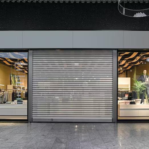 Persiana metálica de seguridad para local comercial